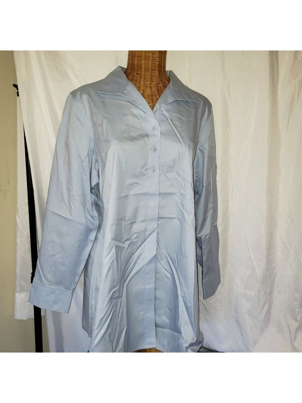 Chico's Light Blue Cotton No-Iron Button Down Shirt - Size 2